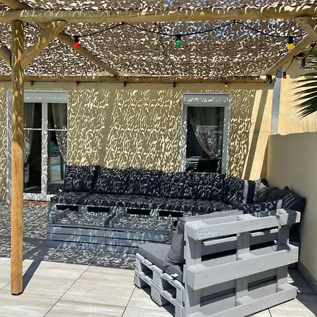 Holiday home Maison 8-10 Pers Avec Piscine Aux Portes De St Aygulf